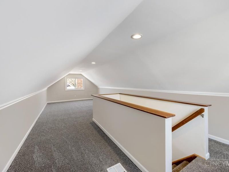 1144 Hempstead Drive, Cincinnati, OH 45231 Photo 18