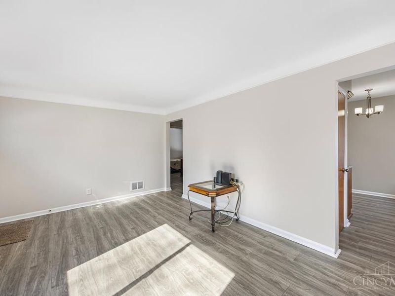 1144 Hempstead Drive, Cincinnati, OH 45231 Photo 7