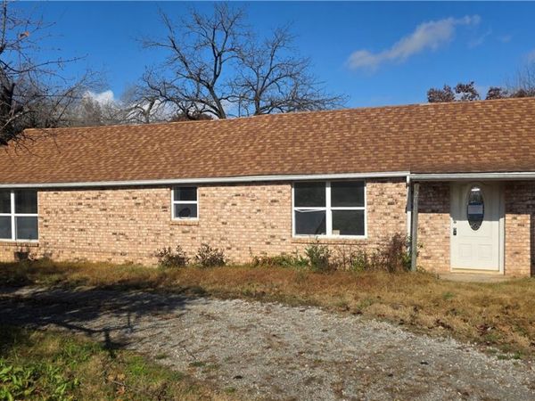 203 South Street , Flippin, AR 72634