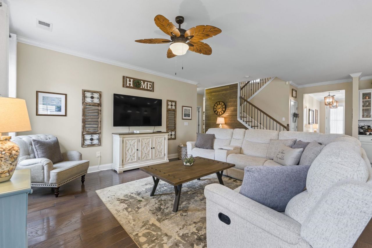 825 Falkirk St.  Photo 14