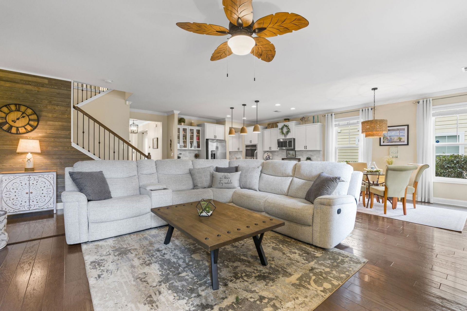 825 Falkirk St. Photo 14