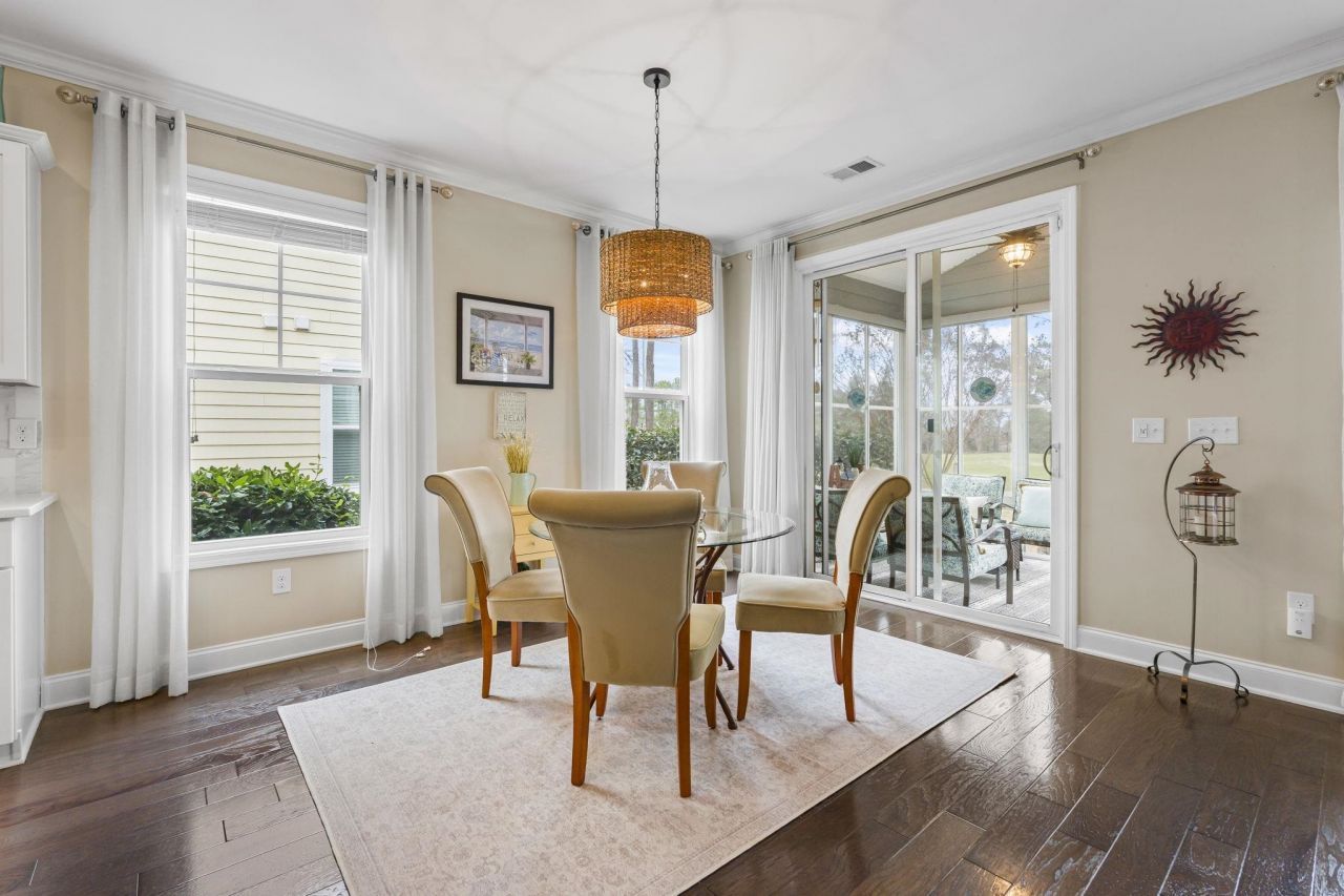 825 Falkirk St.  Photo 15