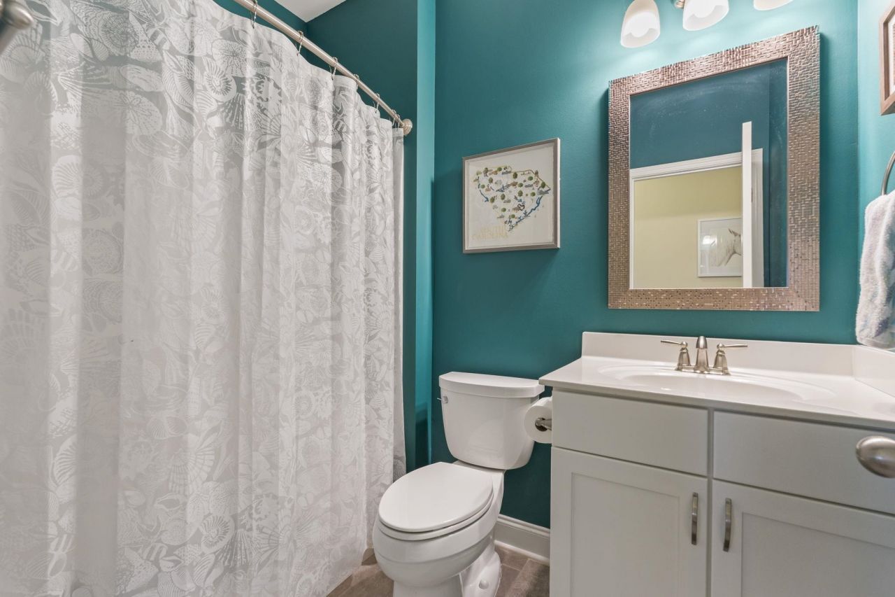 825 Falkirk St.  Photo 16