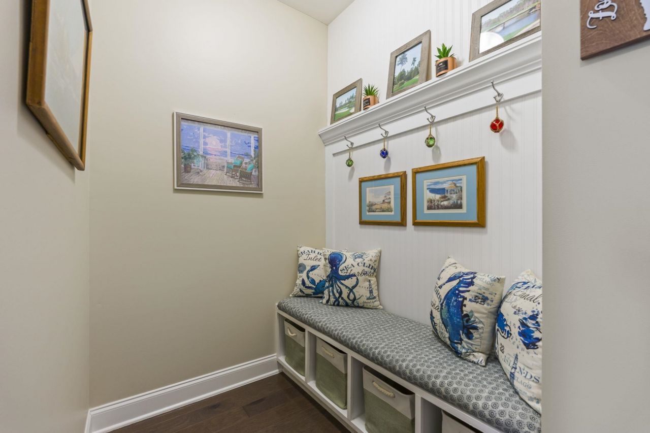 825 Falkirk St.  Photo 18