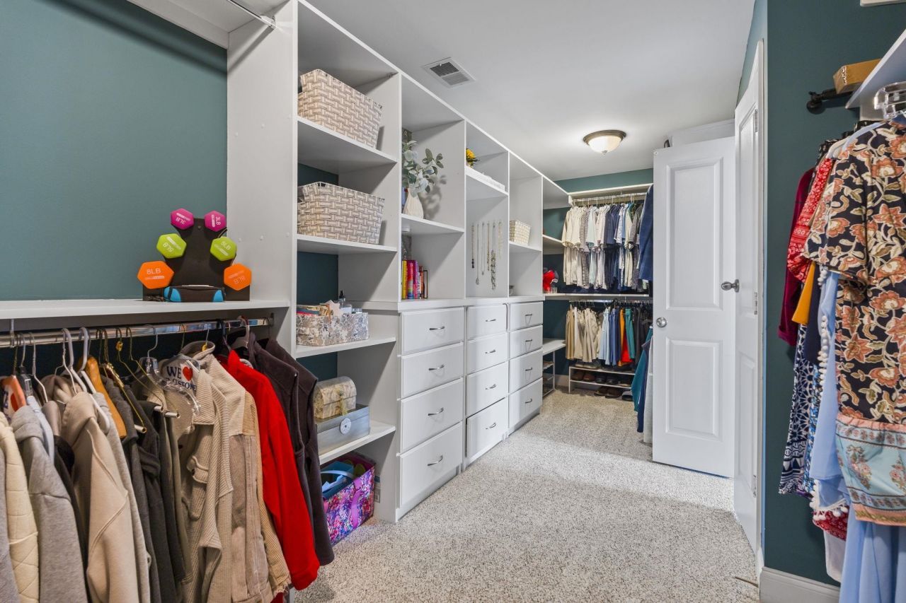 825 Falkirk St.  Photo 27