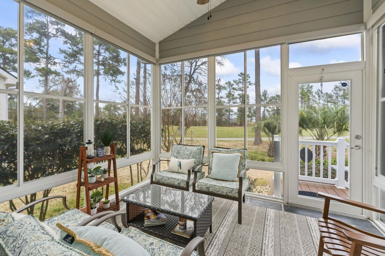 825 Falkirk St.  Photo 34