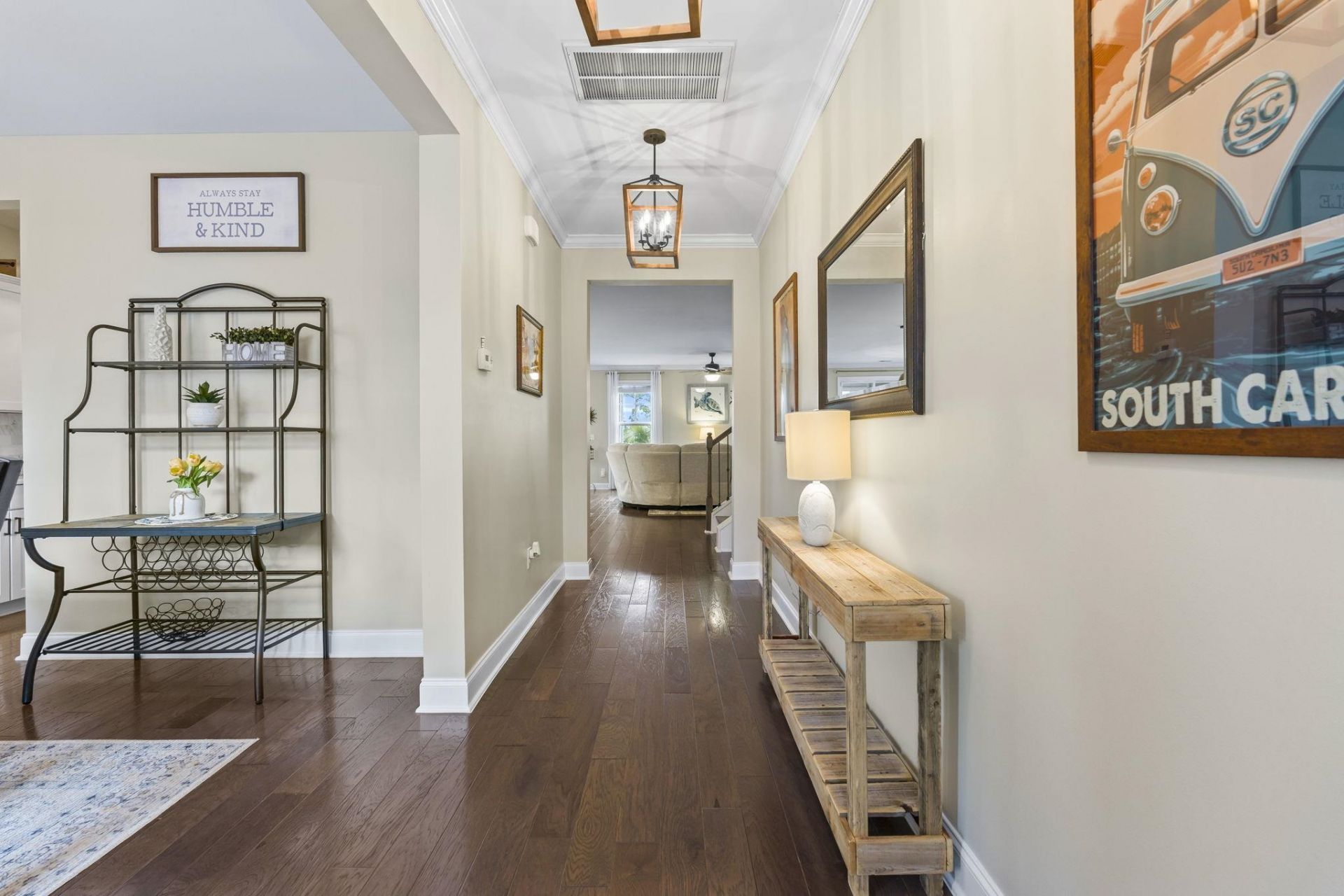 825 Falkirk St. Photo 4