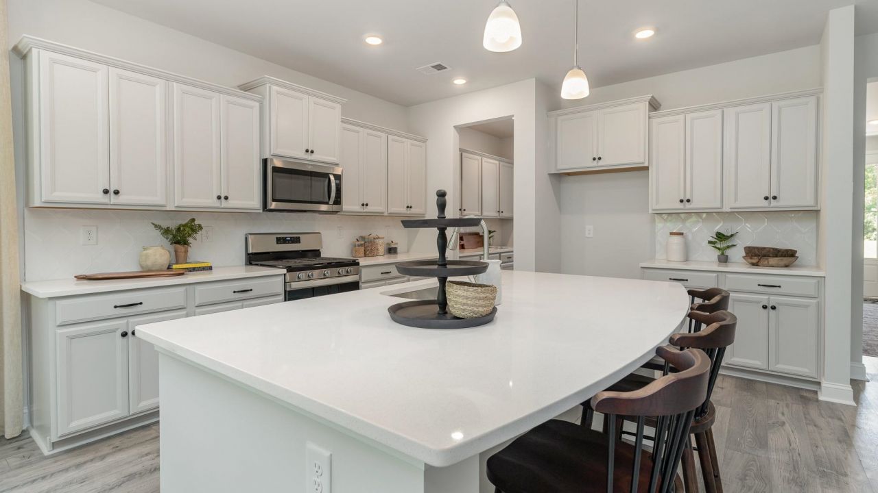 912 Hibernation Way  Photo 2