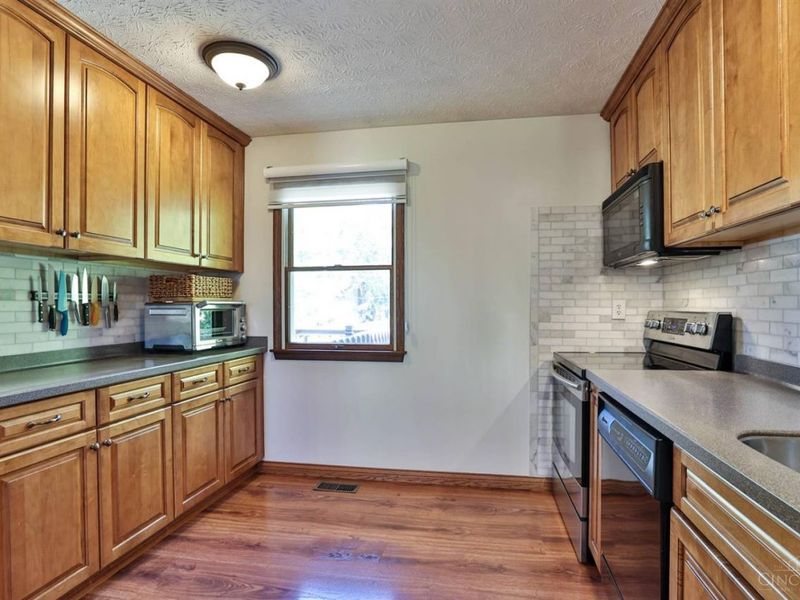 57 Landis Circle, Millville, OH 45013 Photo 12