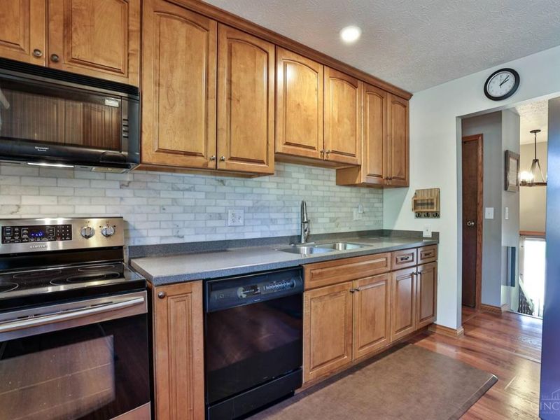 57 Landis Circle, Millville, OH 45013 Photo 13