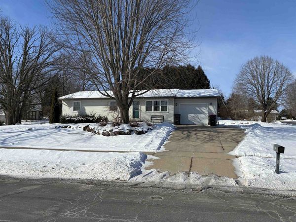 915 Lum Avenue, Waterloo, WI 53594