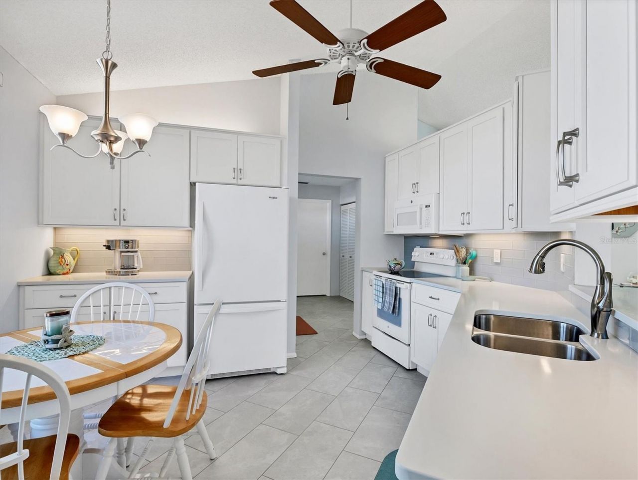 4050 Pinebrook Circle, Unit 9, Bradenton, FL 34209 Photo