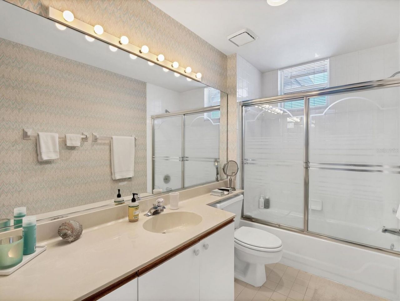 4050 Pinebrook Circle, Unit 9, Bradenton, FL 34209 Photo