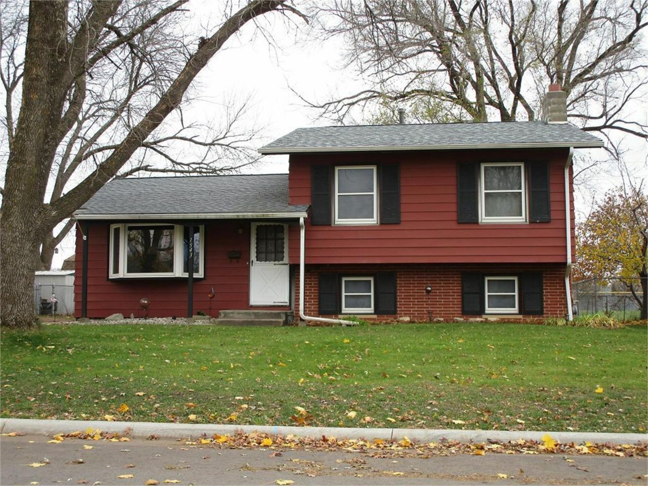 1543 Wakonda Drive, Waterloo, IA 50703 Main Photo