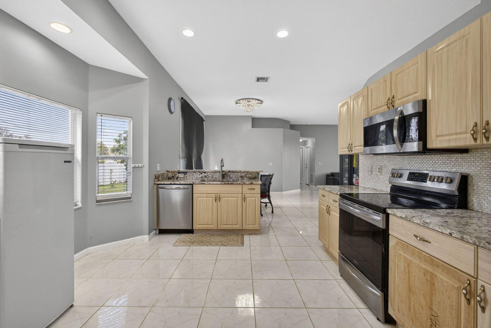 102 Brook Woode Court, Royal Palm Beach, FL 33411 Photo