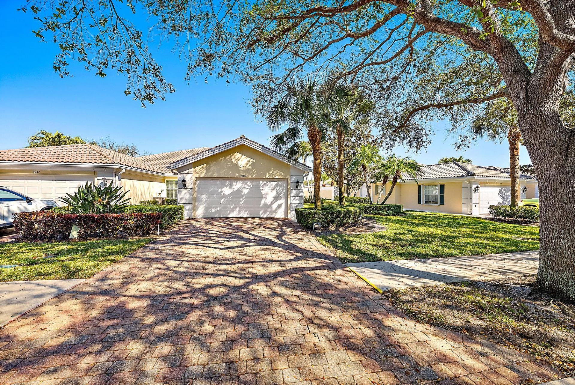 699 Hudson Bay Drive, Palm Beach Gardens, FL 33410 Photo