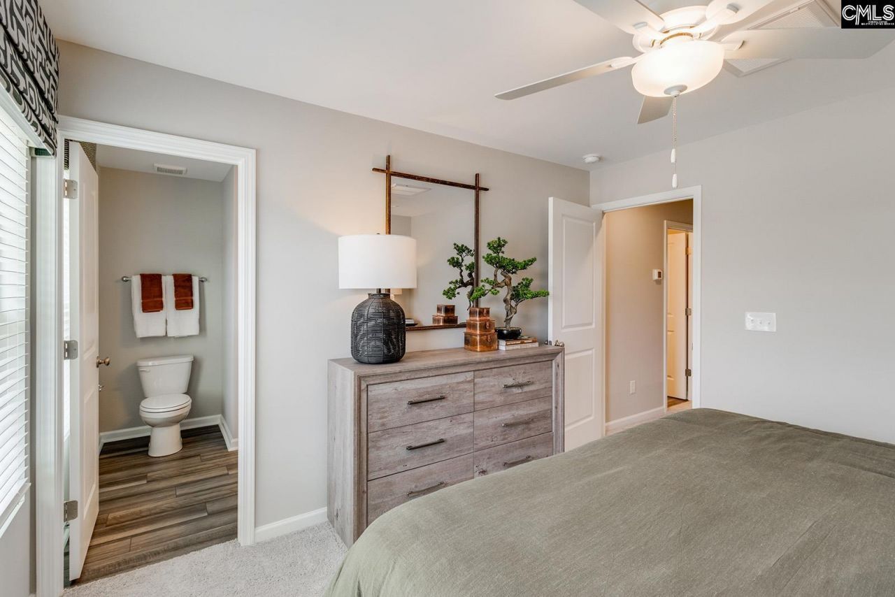 3016 Harborview Drive Photo 11