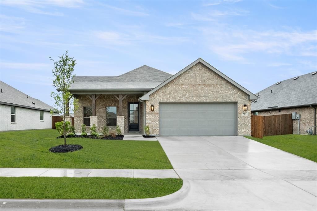 927 Madeline Lane, Cleburne, TX 76033 Main Photo