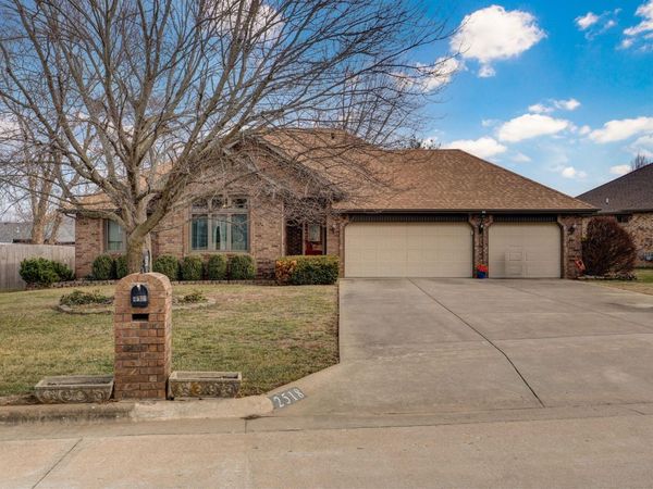 2518 S Pembrook Avenue, Springfield, MO 65807