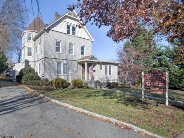 10 S Prospect St, Verona, NJ 07044