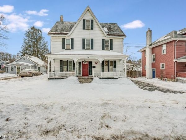 36 Pine St, Newton, NJ 07860