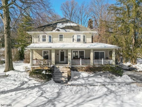 43 Howell Rd, Mountain Lakes, NJ 07046