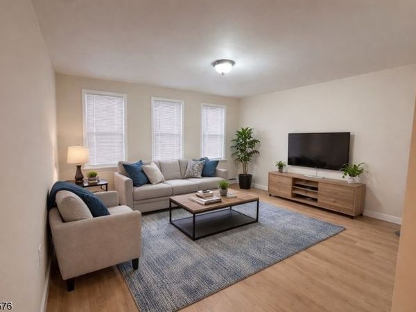 33 Hayward Pl, Unit 1, Wallington, NJ 07057