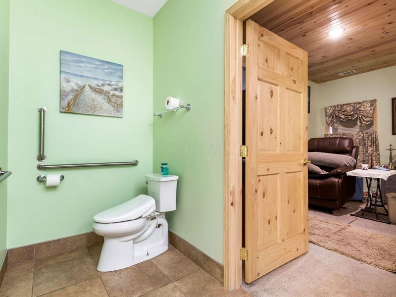 423 Donahey Drive, Unit 3, Utica, OH 43080 Photo 34