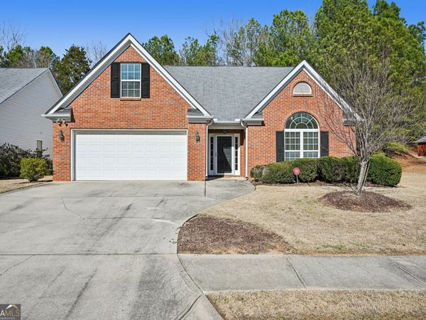 25 Pacific Avenue, Sharpsburg, GA 30277