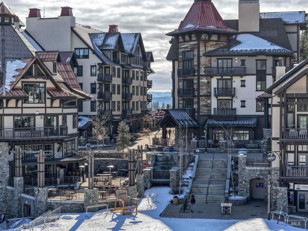 780 Village Dr, Unit 305, Donnelly, ID 83615