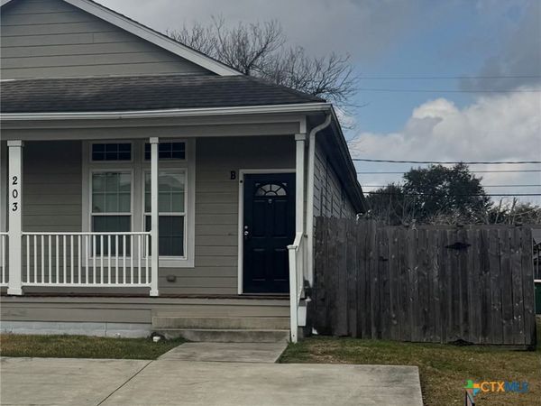 203 Palmwood Drive , Unit B, Victoria, TX 77901