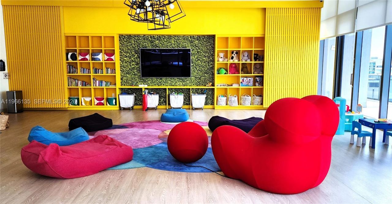 45 SW 9th St, Unit 2108, Miami, FL 33130 Photo