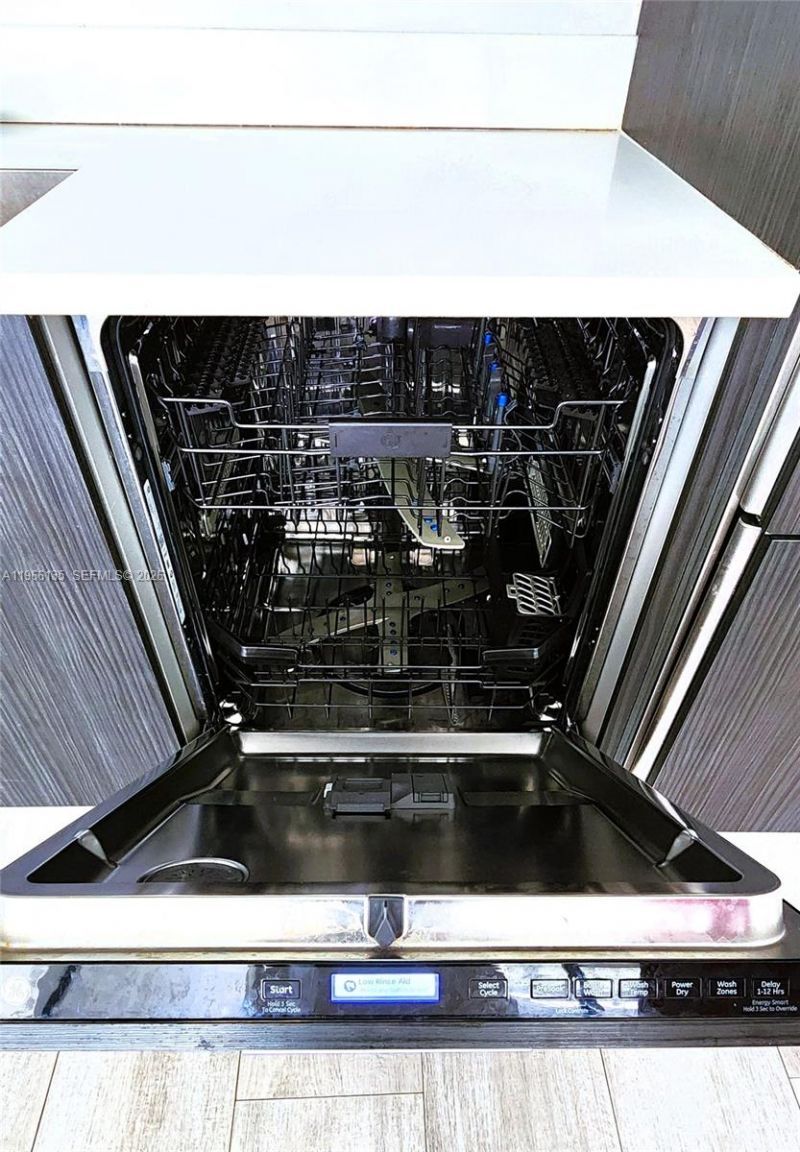 45 SW 9th St, Unit 2108, Miami, FL 33130 Photo