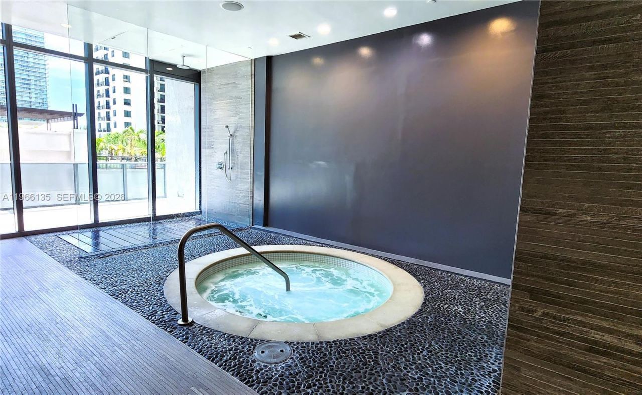 45 SW 9th St, Unit 2108, Miami, FL 33130 Photo