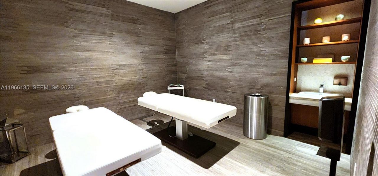 45 SW 9th St, Unit 2108, Miami, FL 33130 Photo