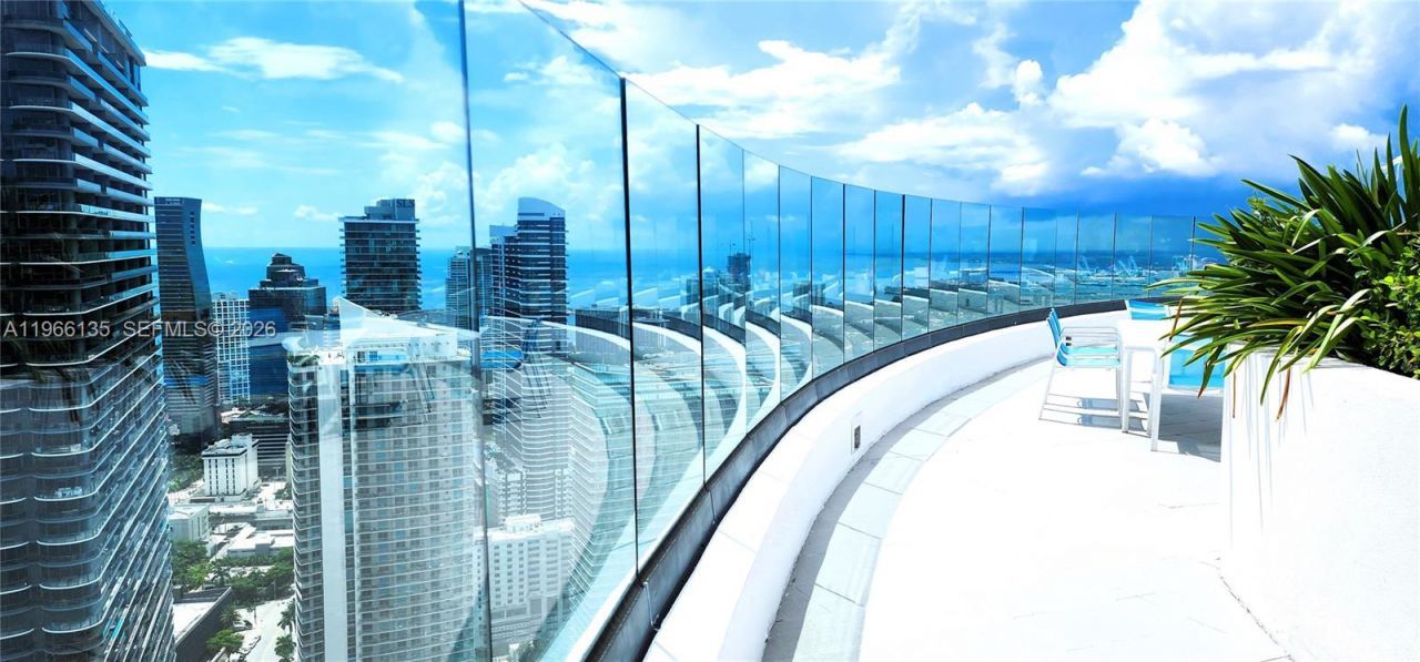 45 SW 9th St, Unit 2108, Miami, FL 33130 Photo