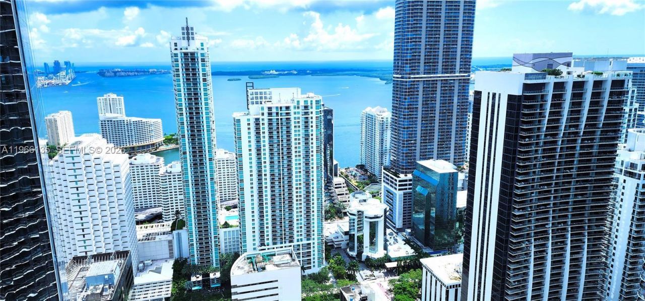 45 SW 9th St, Unit 2108, Miami, FL 33130 Photo