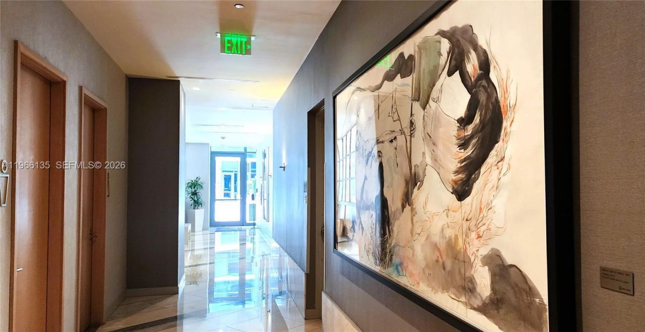 45 SW 9th St, Unit 2108, Miami, FL 33130 Photo