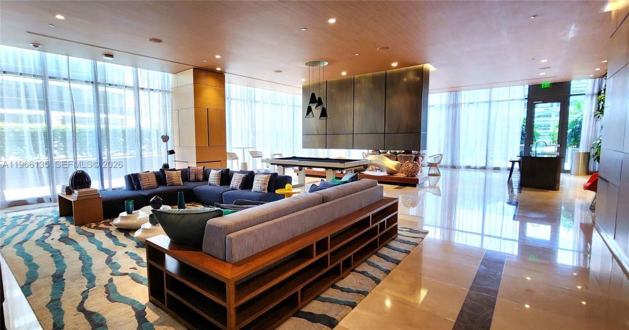 45 SW 9th St, Unit 2108, Miami, FL 33130 Photo