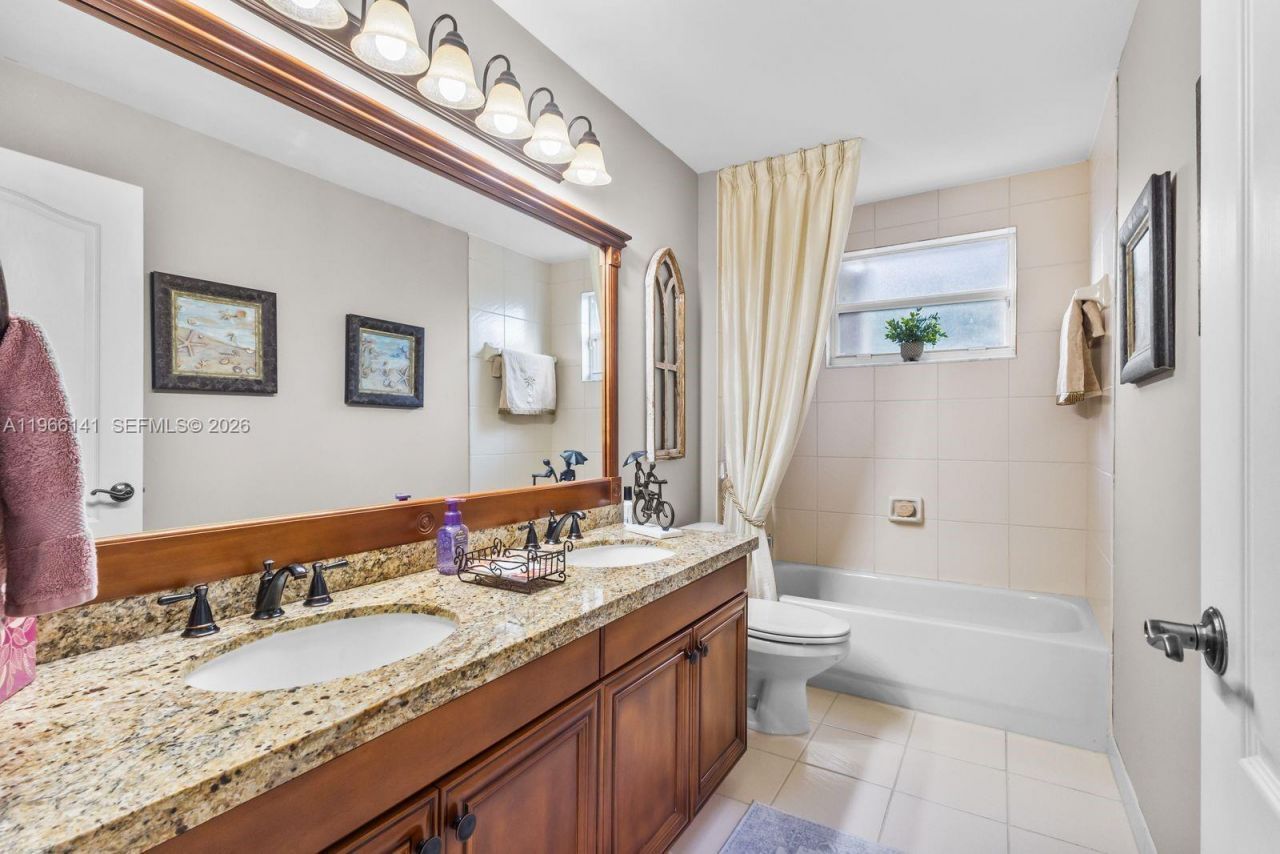 2488 Eagle Run Dr , Weston, FL 33327 Photo