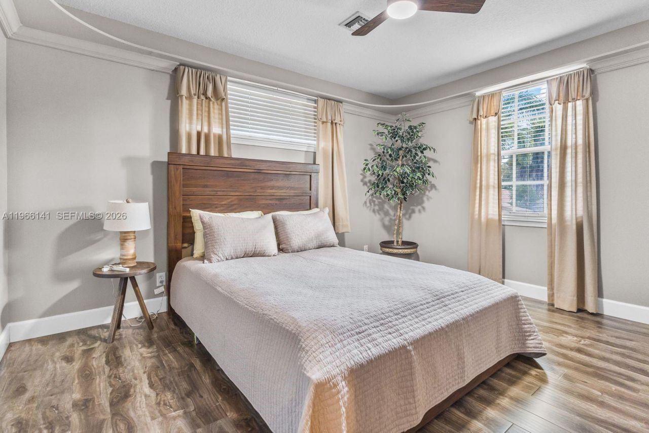 2488 Eagle Run Dr , Weston, FL 33327 Photo