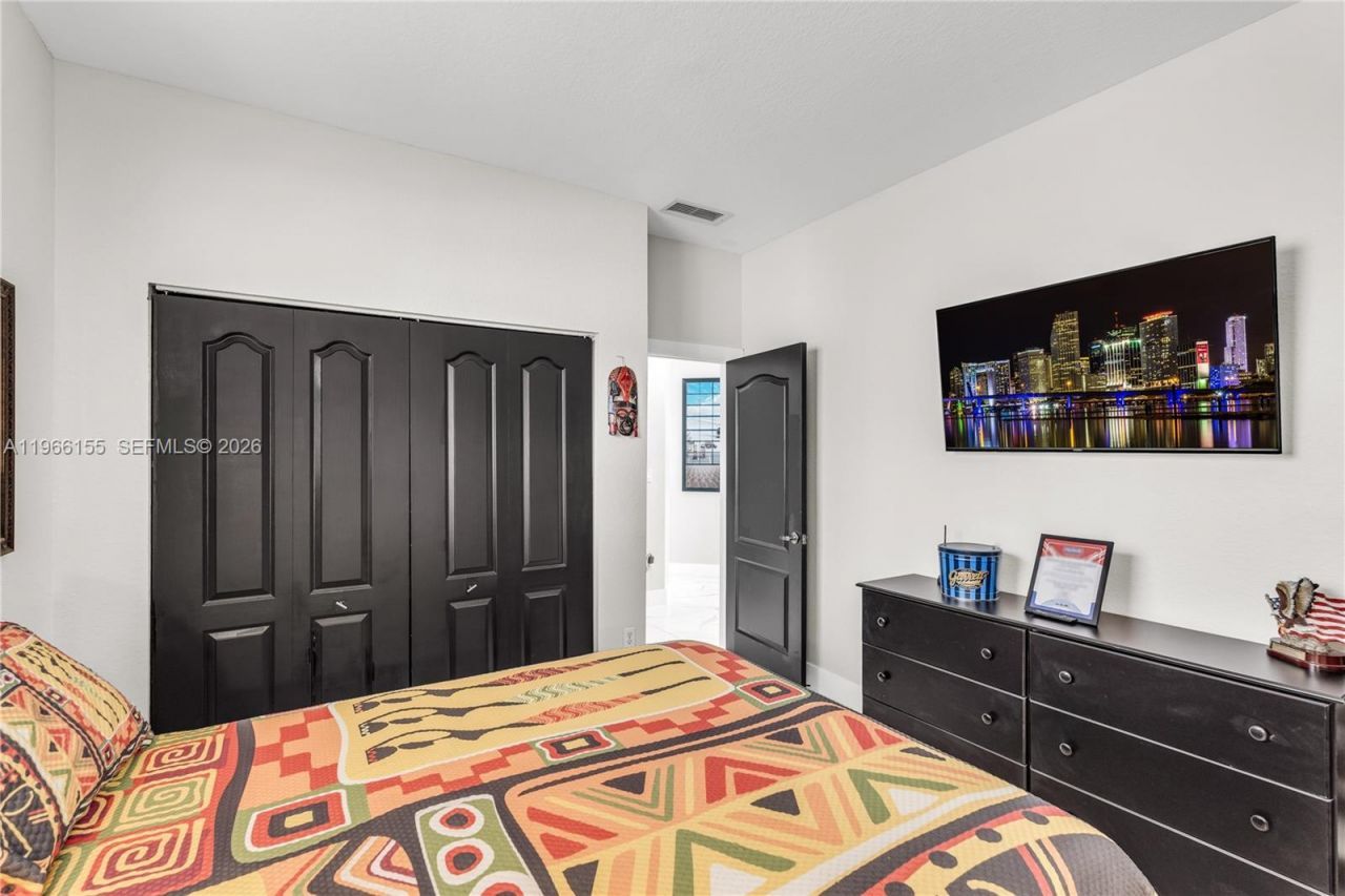 1147 NE 37th Place, Homestead, FL 33033 Photo