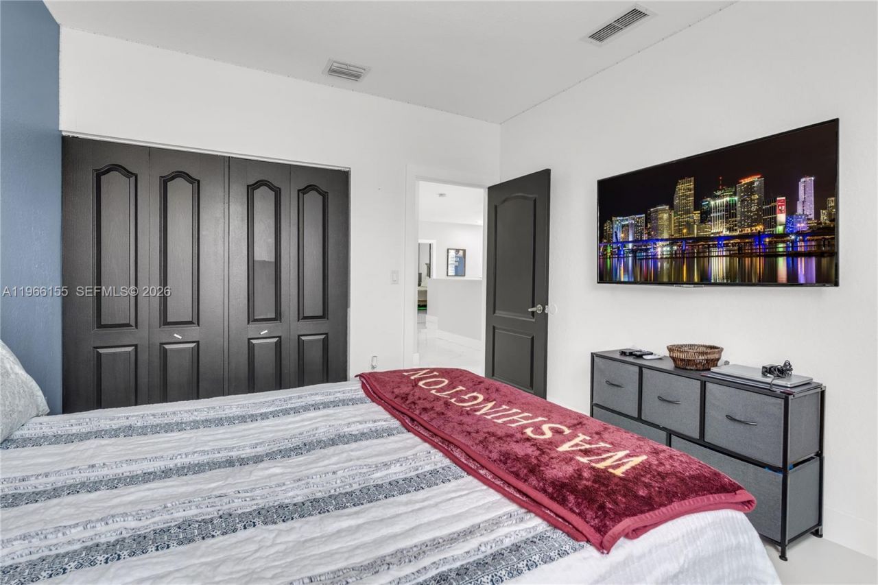 1147 NE 37th Place, Homestead, FL 33033 Photo