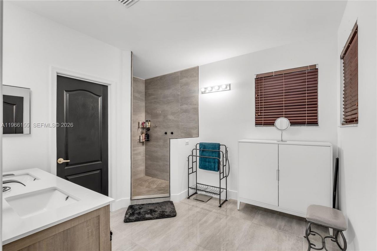 1147 NE 37th Place, Homestead, FL 33033 Photo