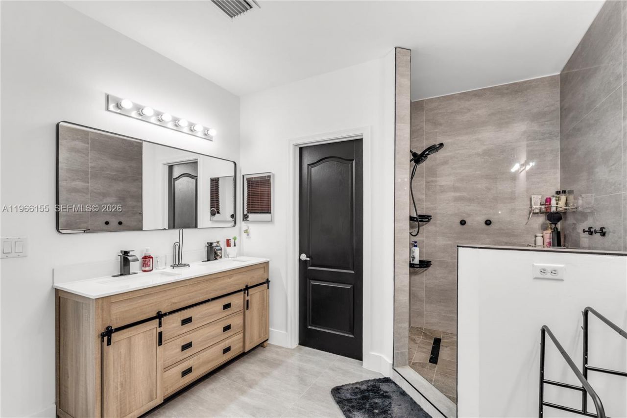 1147 NE 37th Place, Homestead, FL 33033 Photo