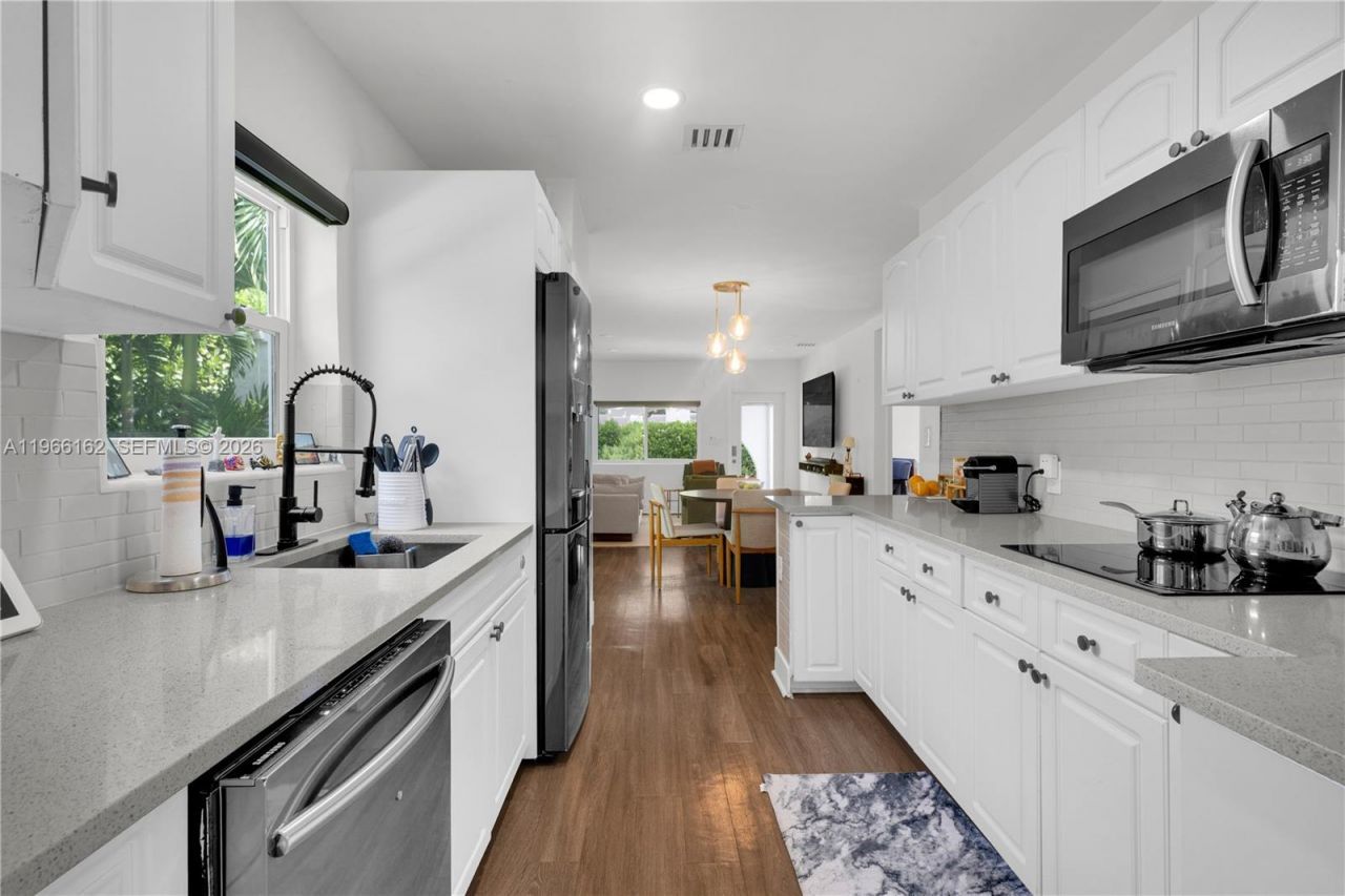 10070 N Miami Avenue , Miami Shores, FL 33150 Photo