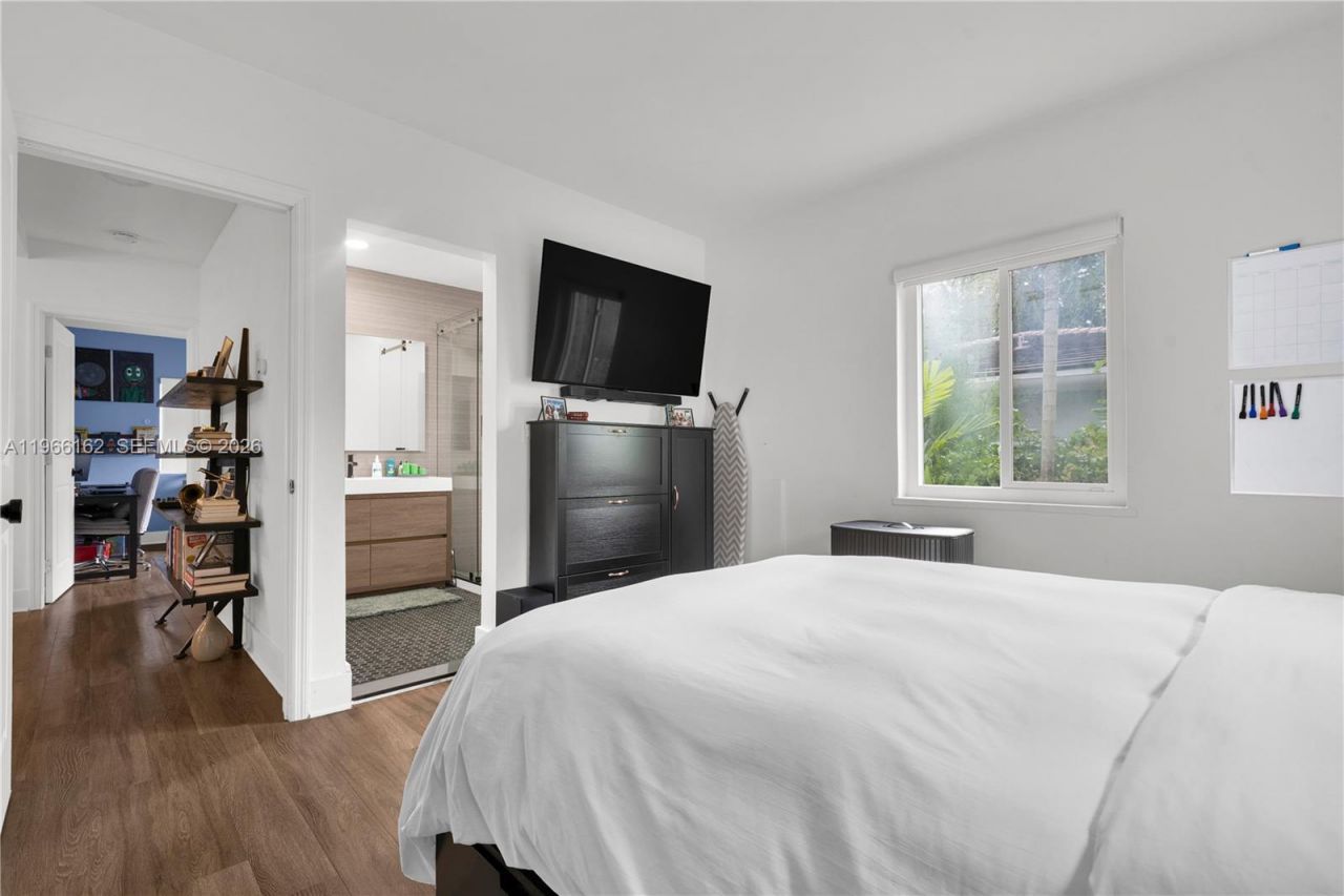 10070 N Miami Avenue , Miami Shores, FL 33150 Photo