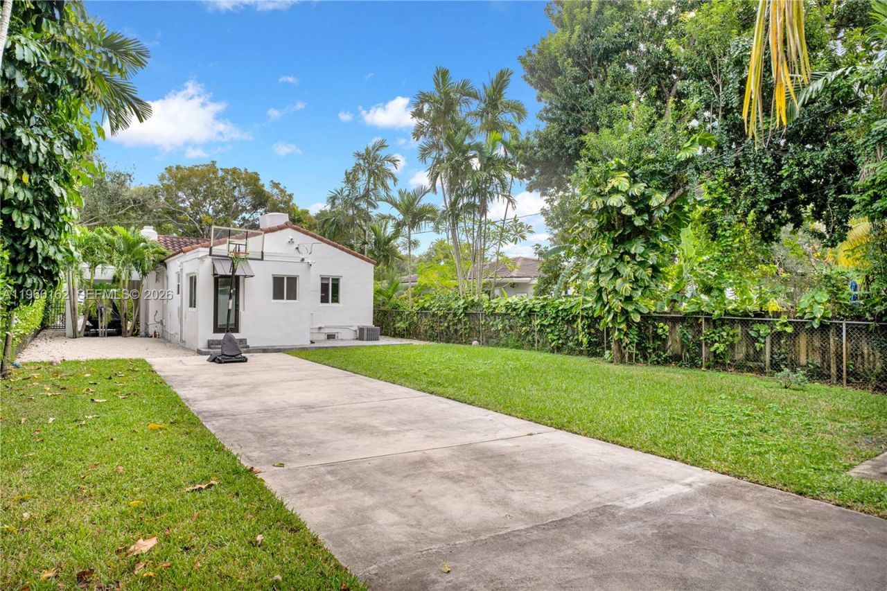 10070 N Miami Avenue , Miami Shores, FL 33150 Photo