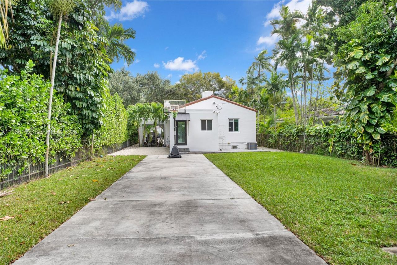 10070 N Miami Avenue , Miami Shores, FL 33150 Photo