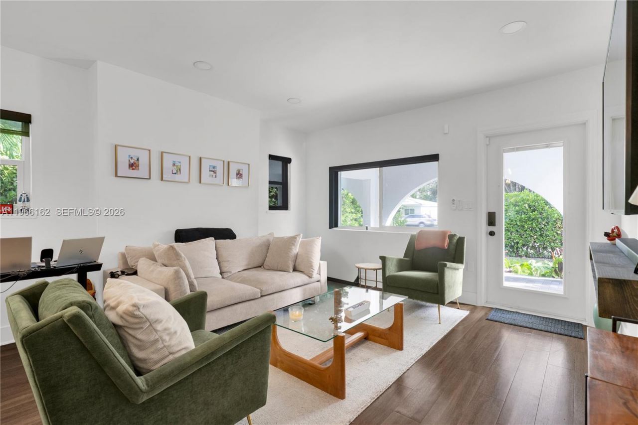 10070 N Miami Avenue , Miami Shores, FL 33150 Photo